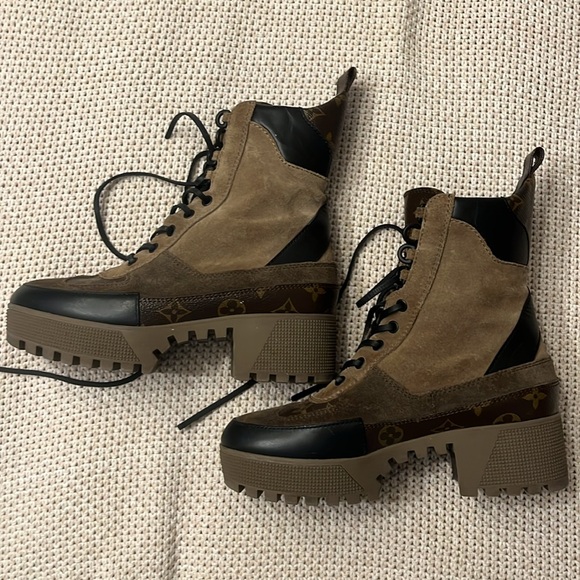 Louie Vuitton boots size 37 1/2 - Picture 3 of 5